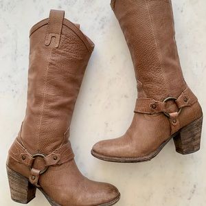 COPY - FRYE Taylor Harness Boots 77465. Color: Fawn. Size: 6B